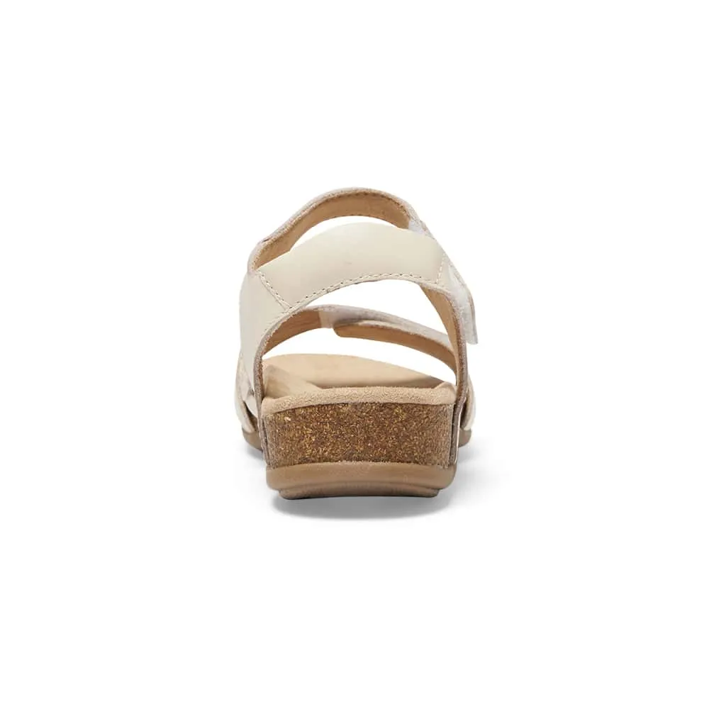 Fandango Sandal in Beige Leather