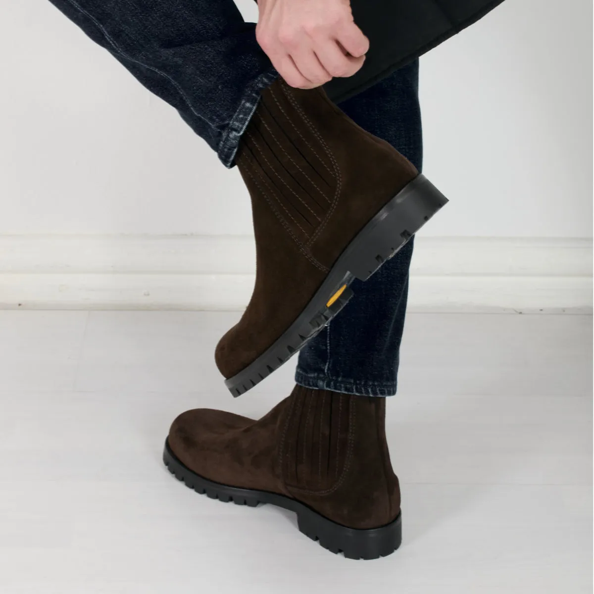 Men's Chelsea Vibram Boot Suede Castano Marrow